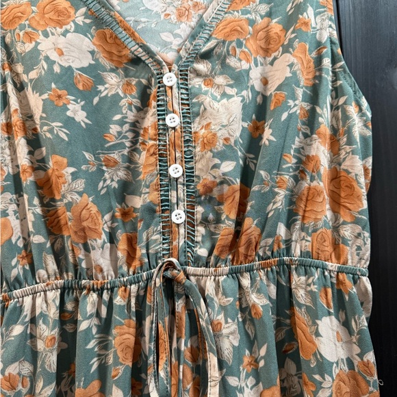 SHEIN Green, Cream and White Sleeveless V-neck Maxi Sundress - Picture 3 of 5